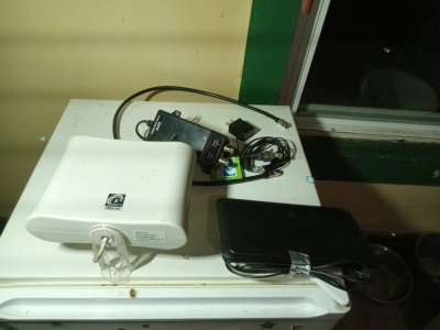 Wi-Fi booster/wavelink ,, indoor antenna, cable cords. ect