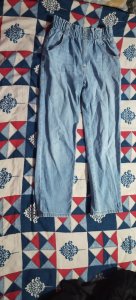 Blue straight-fit jeans in good condition